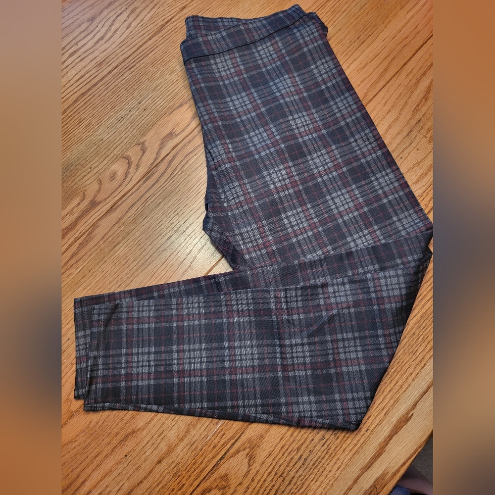 Simply Vera Vera Wang Plaid Leggings - Black and Red